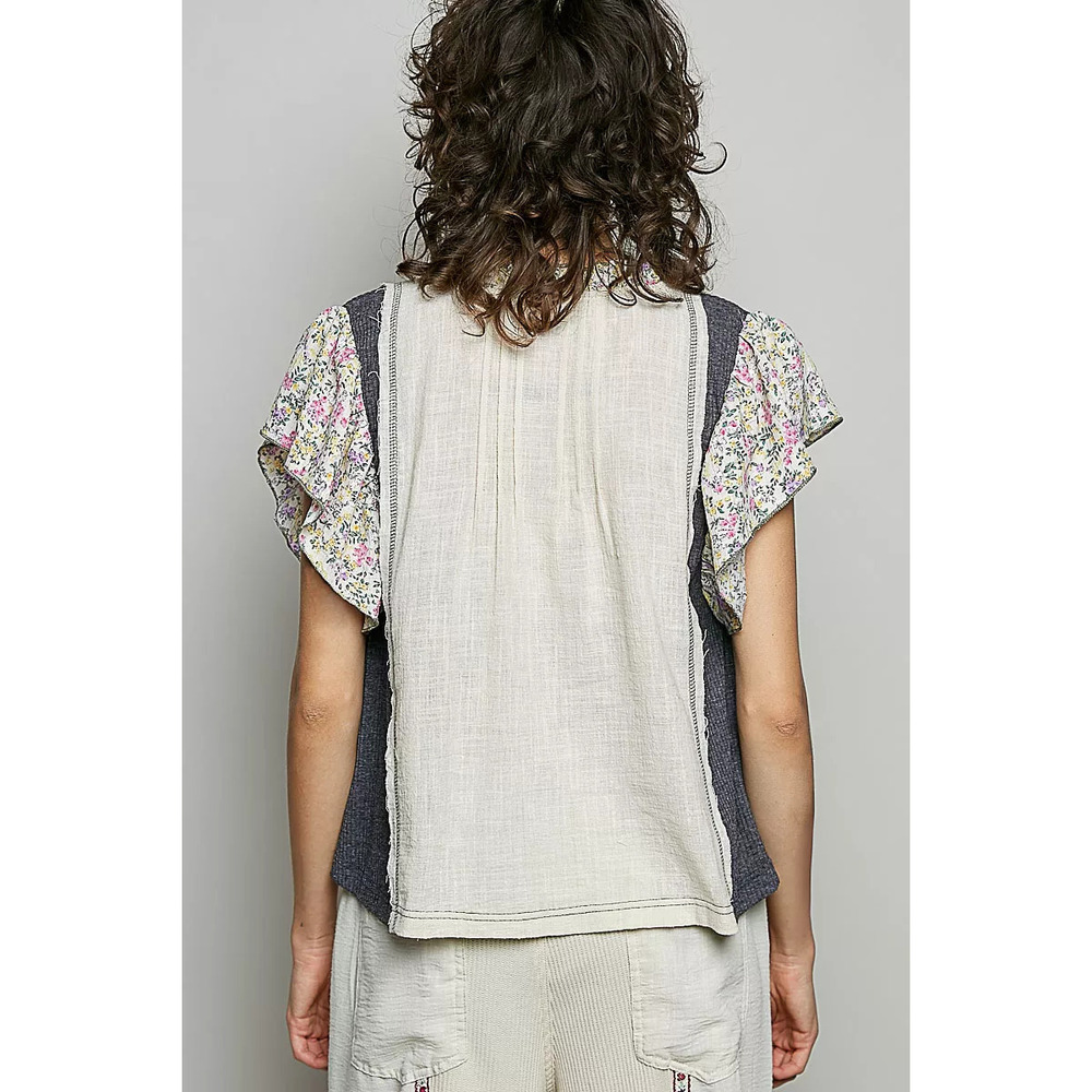 POL V-Neck Floral Ruffle Sleeve Blouse - Picture 4 of 6
